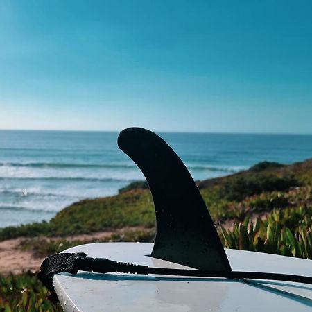 Отель Tika Surf Camp Ericeira Carvoeira Экстерьер фото