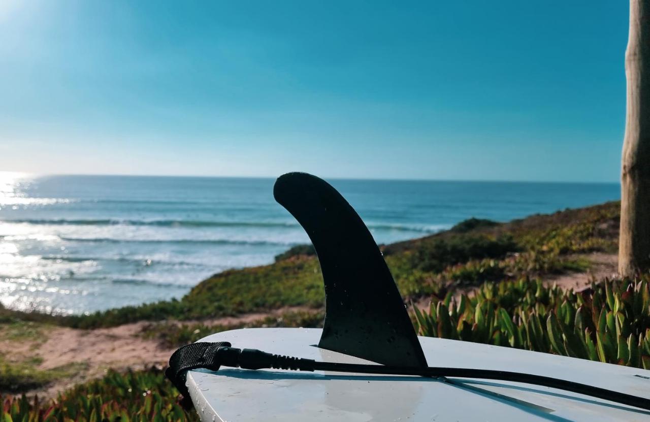 Отель Tika Surf Camp Ericeira Carvoeira Экстерьер фото