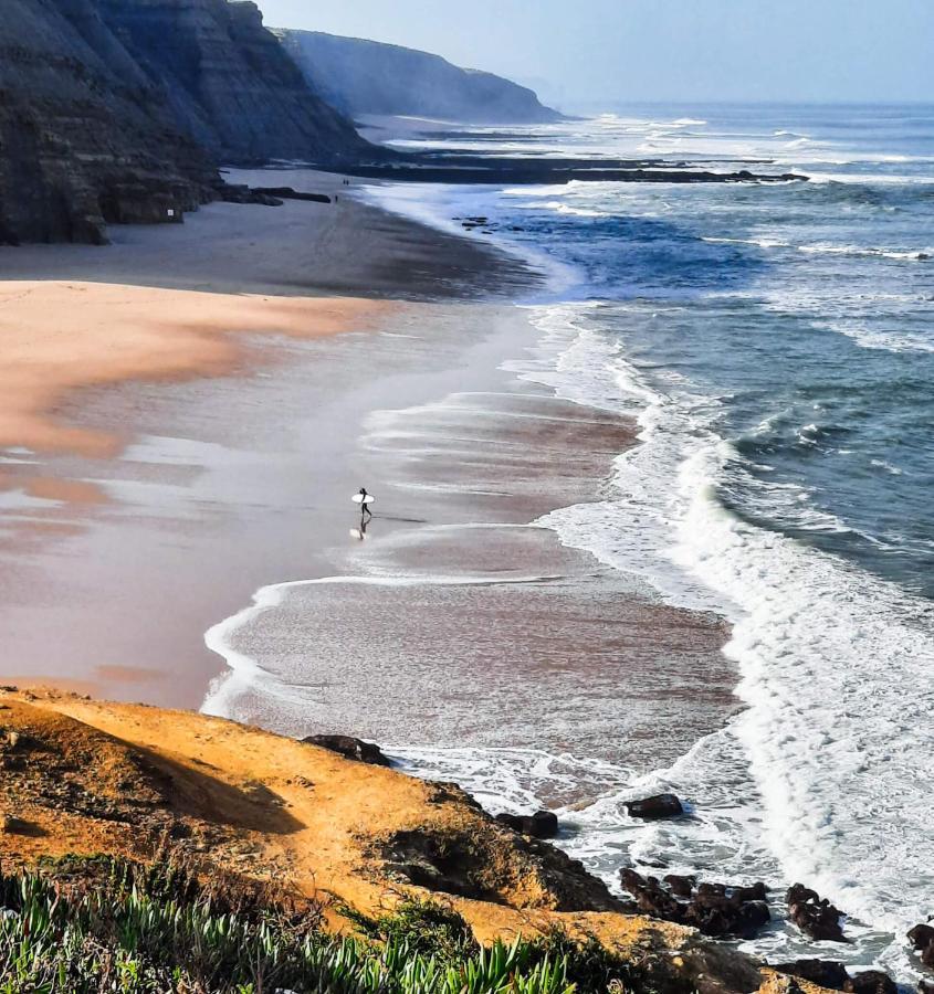 Отель Tika Surf Camp Ericeira Carvoeira Экстерьер фото